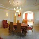 Comfortable Lower Level In With Private Pool *