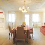 Comfortable Lower Level In With Private Pool Casa vacanze