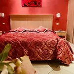 Comfortable Lower Level In With Private Pool * Montelabbate