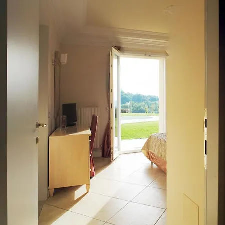 Comfortable Lower Level In With Private Pool Montelabbate