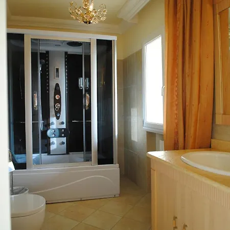 Comfortable In With Private Pool