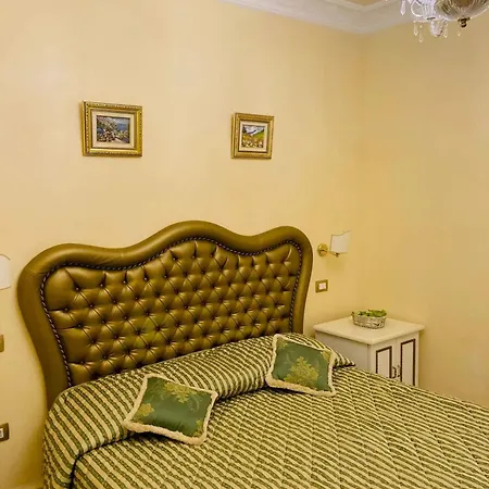 Comfortable Lower Level In With Private Pool