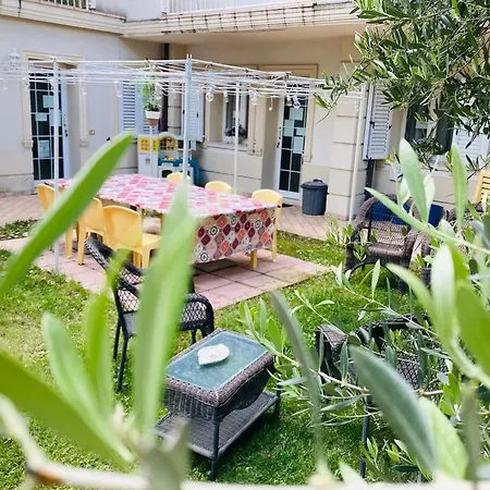 Comfortable Lower Level In With Private Pool Сasa de vacaciones