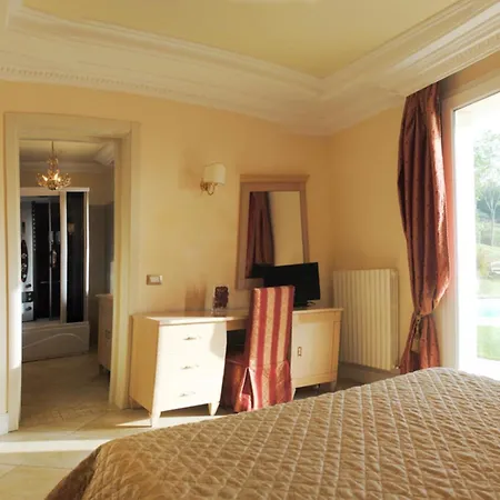 Comfortable Lower Level In With Private Pool *