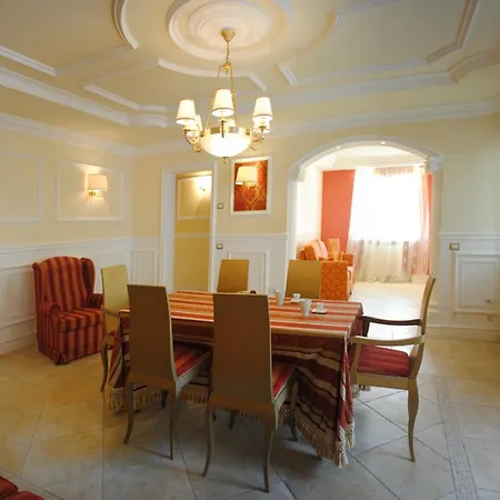 Comfortable Lower Level In With Private Pool * Montelabbate