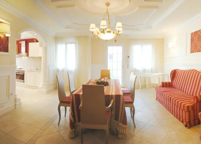 Comfortable Lower Level In With Private Pool 펜션