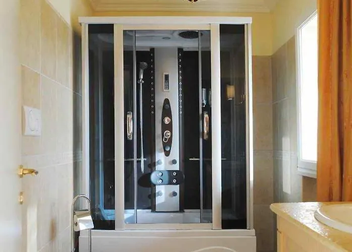 Comfortable Lower Level In With Private Pool