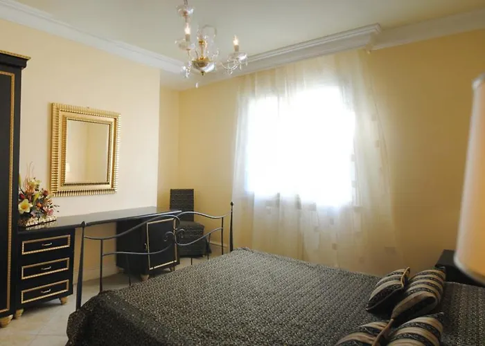 Comfortable Lower Level In With Private Pool