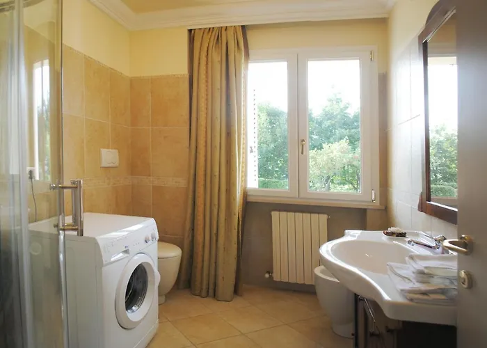 Comfortable Lower Level In With Private Pool 펜션 몬테라베이트