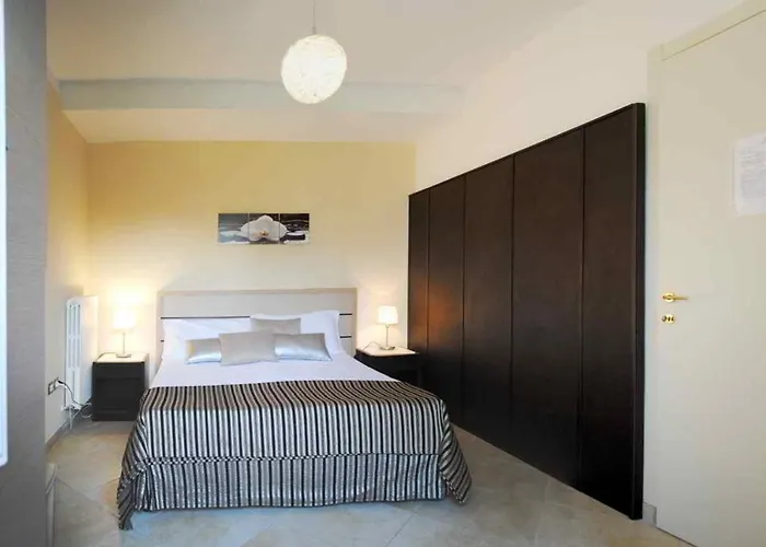 Comfortable Lower Level In With Private Pool 펜션 *