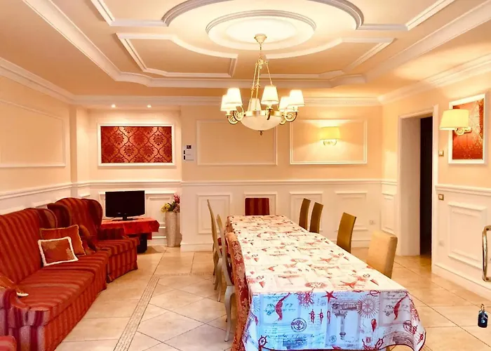 Comfortable Lower Level In With Private Pool * 몬테라베이트