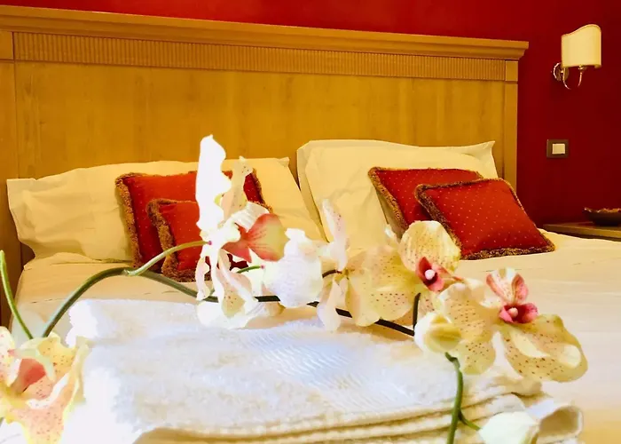 Comfortable Lower Level In With Private Pool